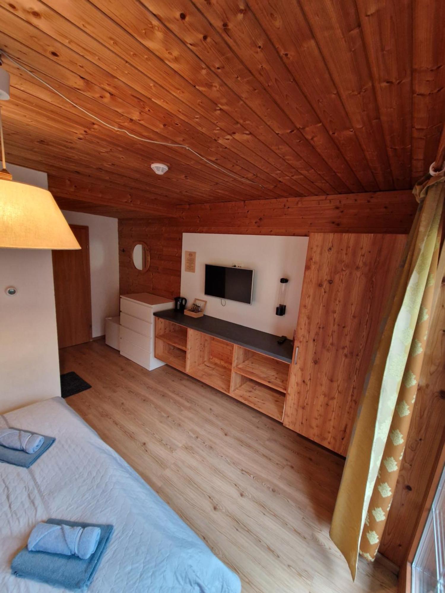 Garni Baerenwirt Bed and Breakfast Leutasch Exteriör bild