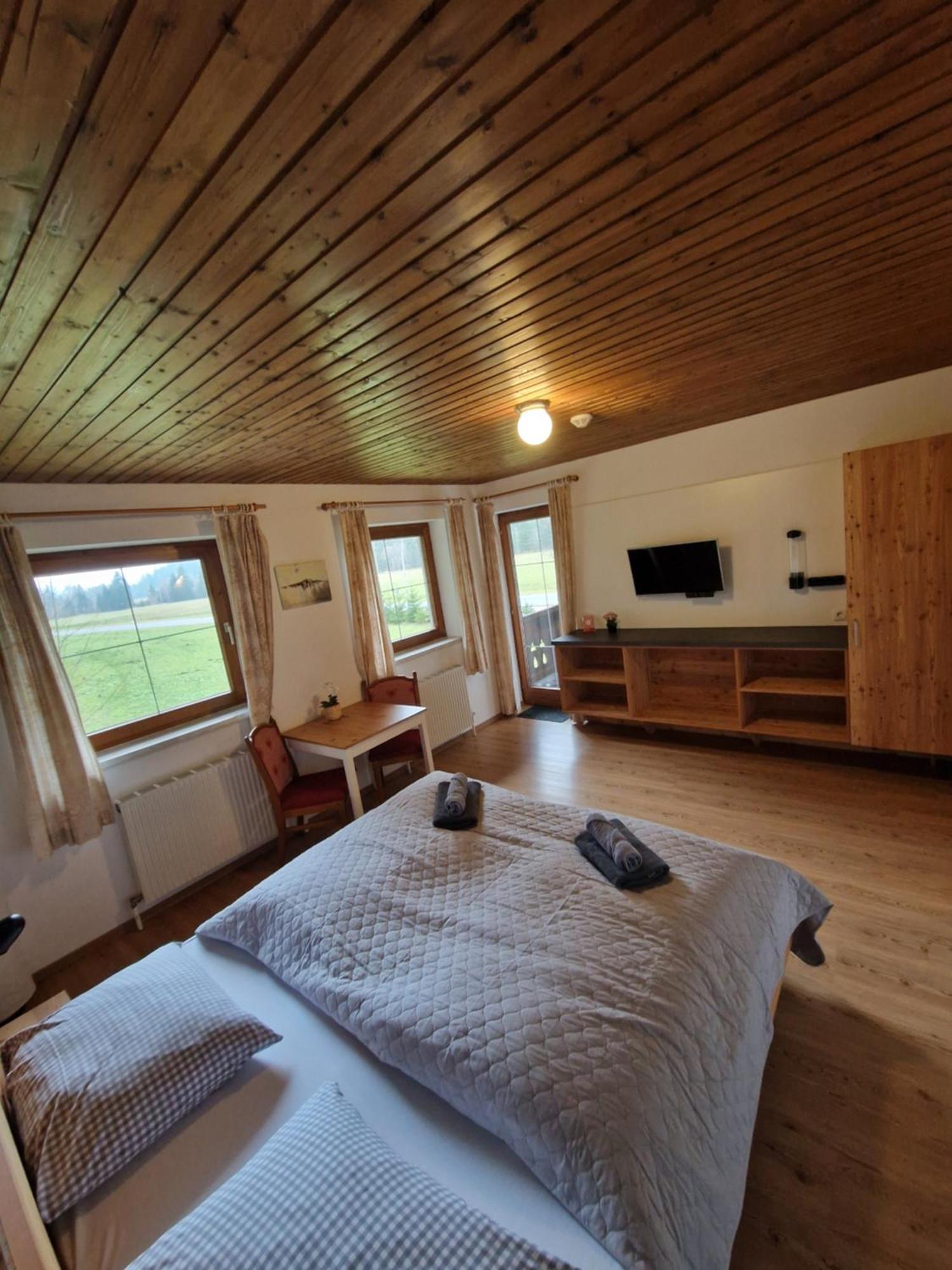 Garni Baerenwirt Bed and Breakfast Leutasch Exteriör bild