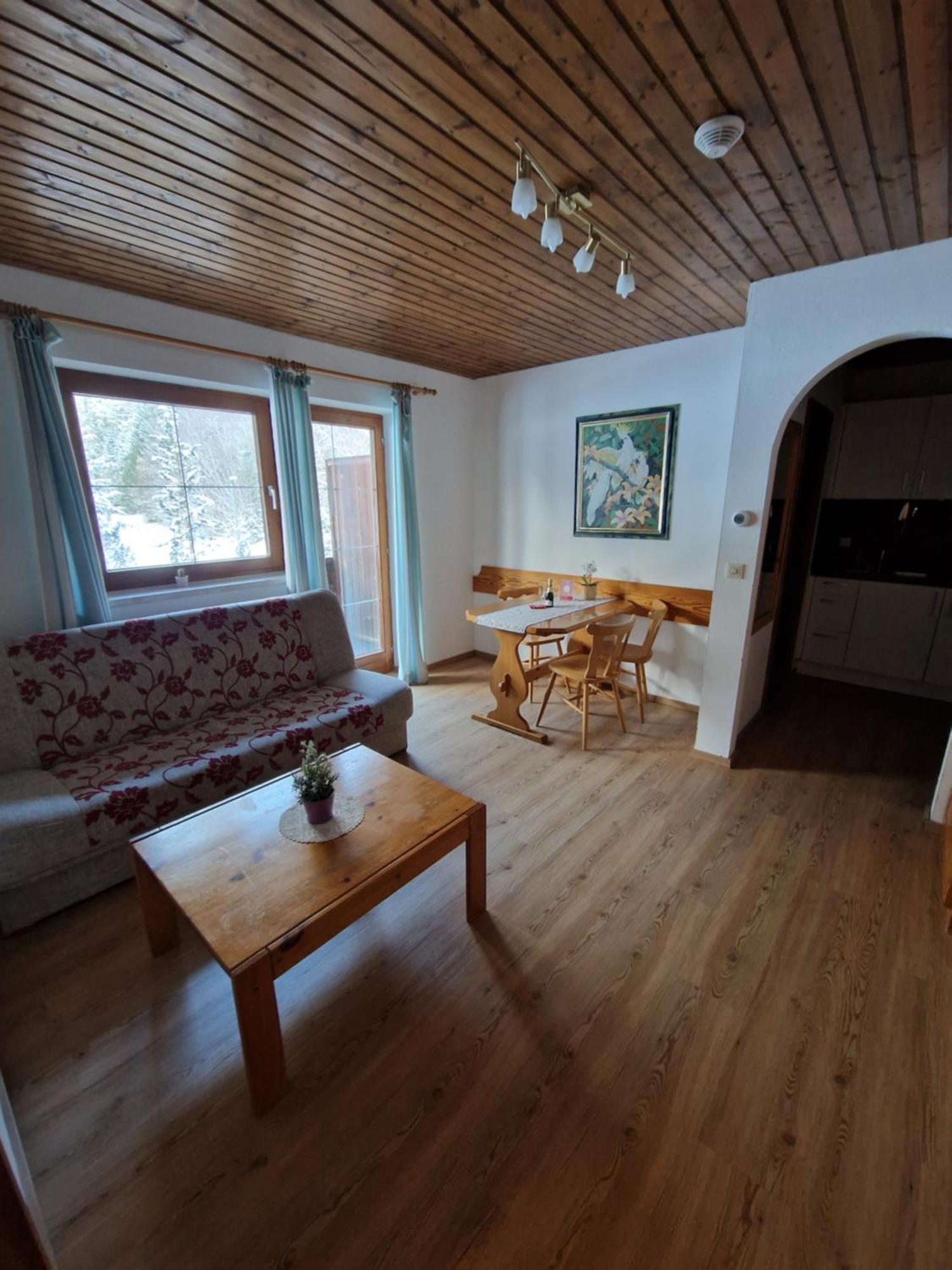 Garni Baerenwirt Bed and Breakfast Leutasch Exteriör bild