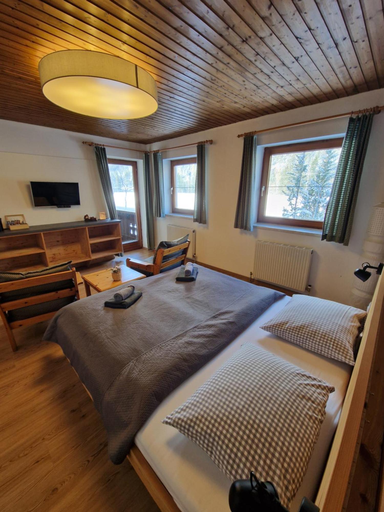 Garni Baerenwirt Bed and Breakfast Leutasch Exteriör bild